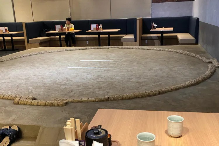 Yokozuna Tonkatsu Dosukoi Tanaka